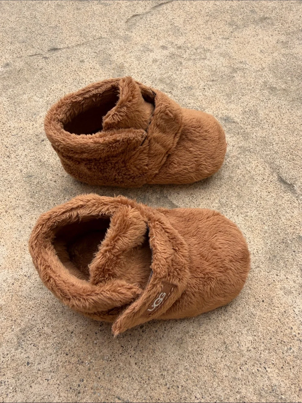 UGG Bixbee Infant/Toddler Chestnut Bootie Size 4/5